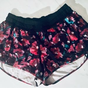 Lululemon Hotty Hot Shorts Mini Midnight Bloom Fuchsia Floral 🧡 - Size 6 -VGUC!